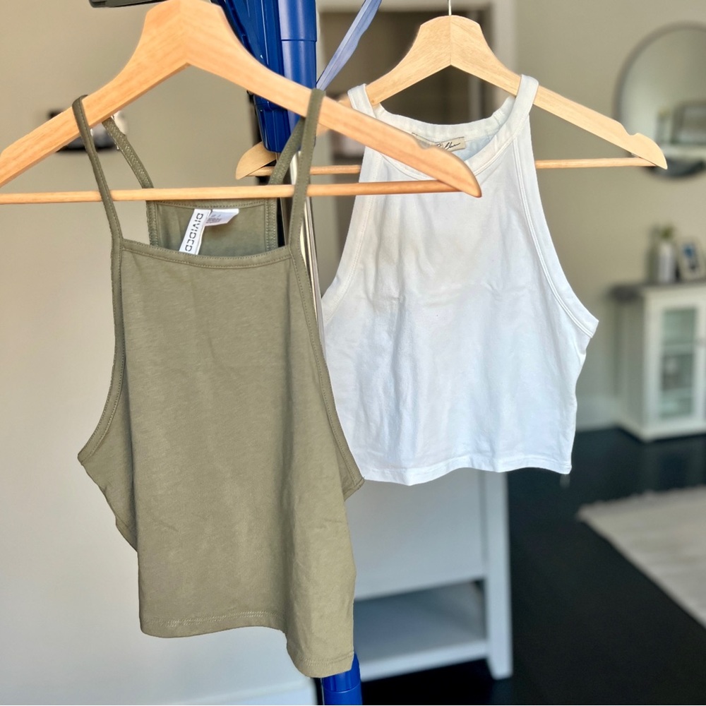 2 Pack Spaghetti Strap Crop Tops in Cream & Green